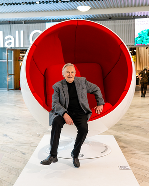 Giant ball top chair